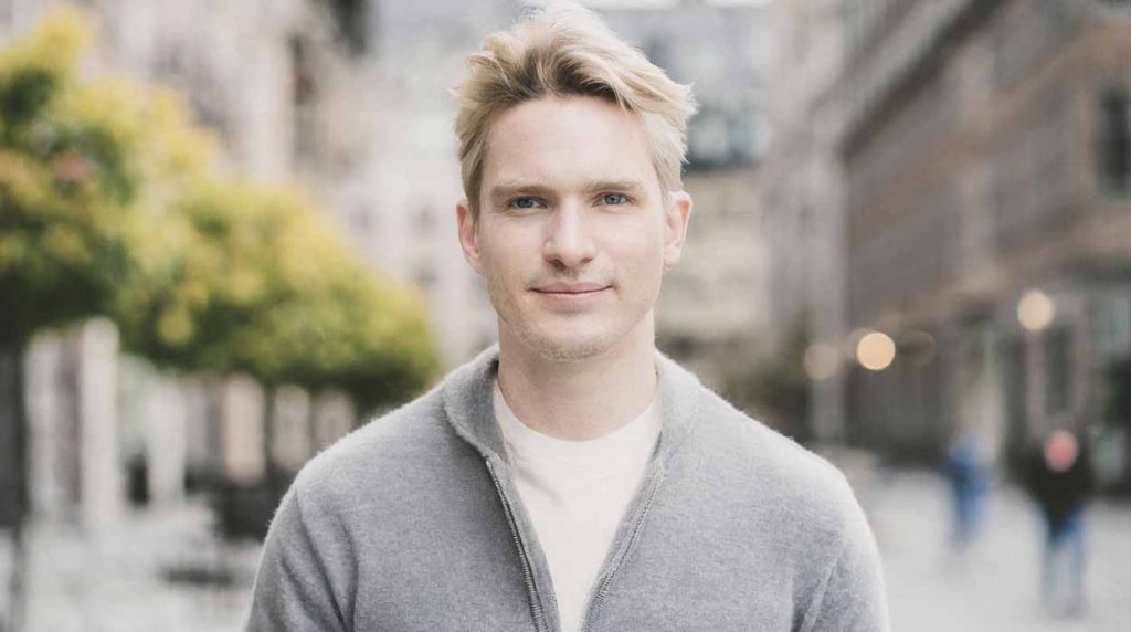 Solceller Skåne Solceller Skåne erbjuder hållbar energi genom installation av effektiva solpaneler, minskar elräkningar och koldioxidavtryck.